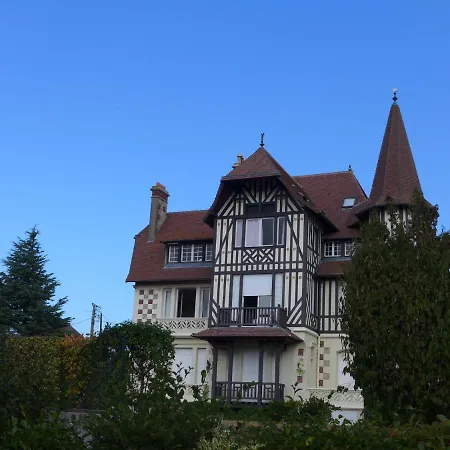 Marie Antoinette-1 By Interhome *