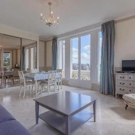 Marie Antoinette-1 By Interhome