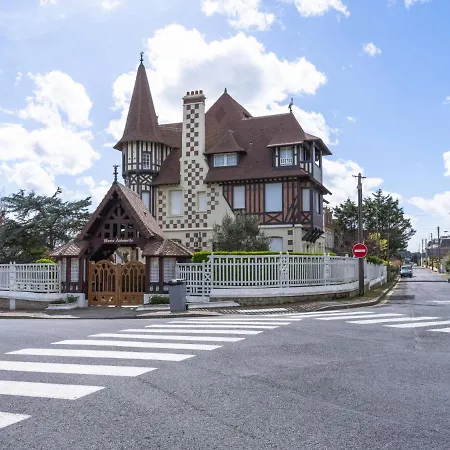 Marie Antoinette-1 By Interhome *