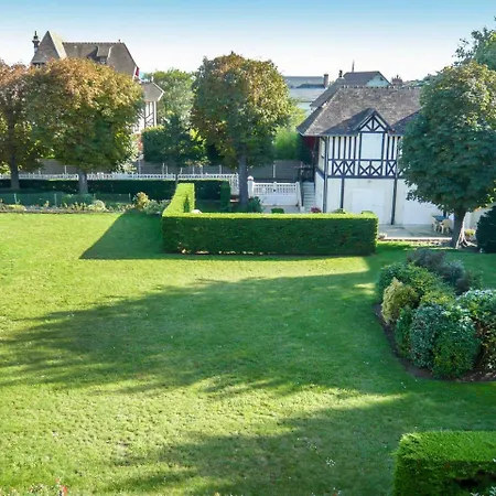 Marie Antoinette-1 By Interhome