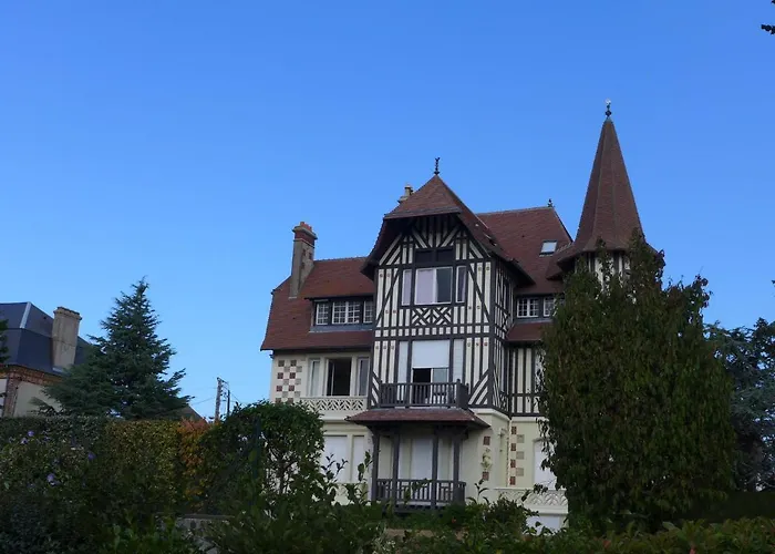 Marie Antoinette-1 By Interhome *