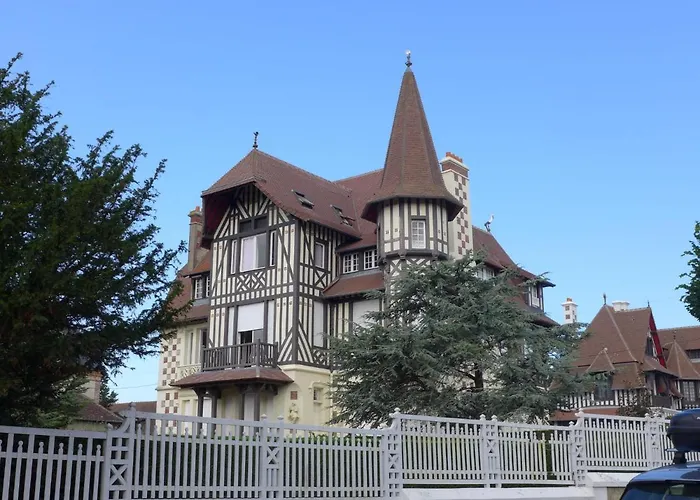 Lejlighed Marie Antoinette-1 By Interhome Cabourg