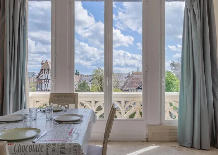 Marie Antoinette-1 By Interhome *