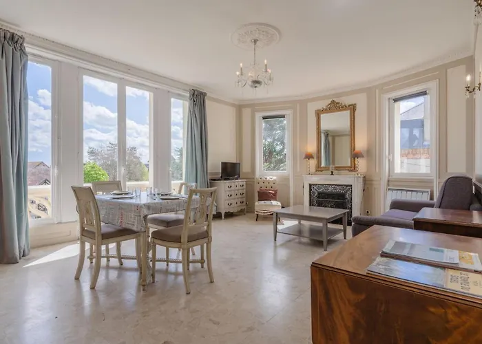 Marie Antoinette-1 By Interhome * カブール