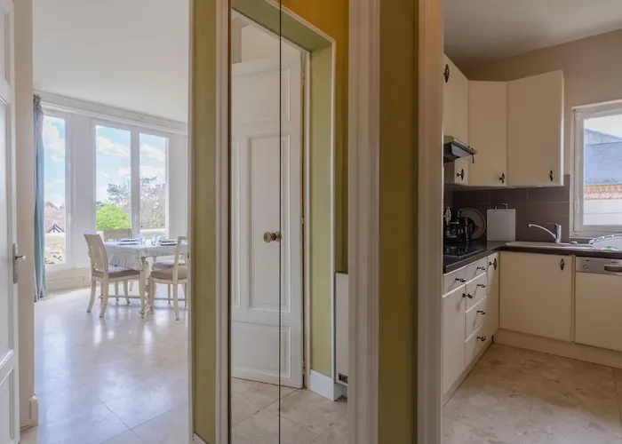 Marie Antoinette-1 By Interhome カブール