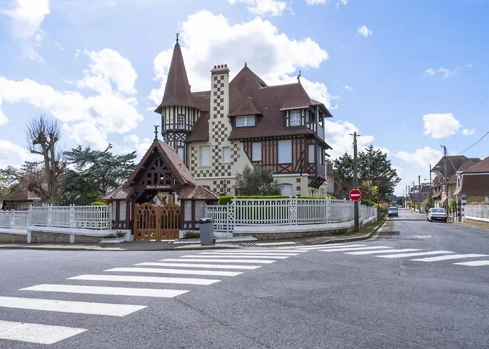 Marie Antoinette-1 By Interhome *